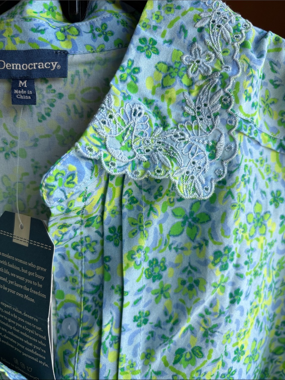 🦋3/$75🦋 Democracy NWT Floral embroidery Scallop-Trim Sleeveless top, 100% cotton - Picture 8 of 8
